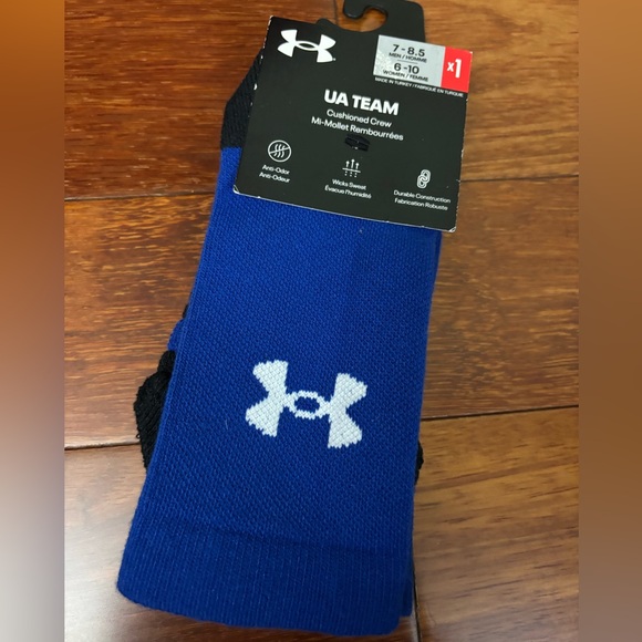 New! Under Armour Team Crew Socks Cushioning Size M7-8.5 W 6-10 blue color - Picture 1 of 4